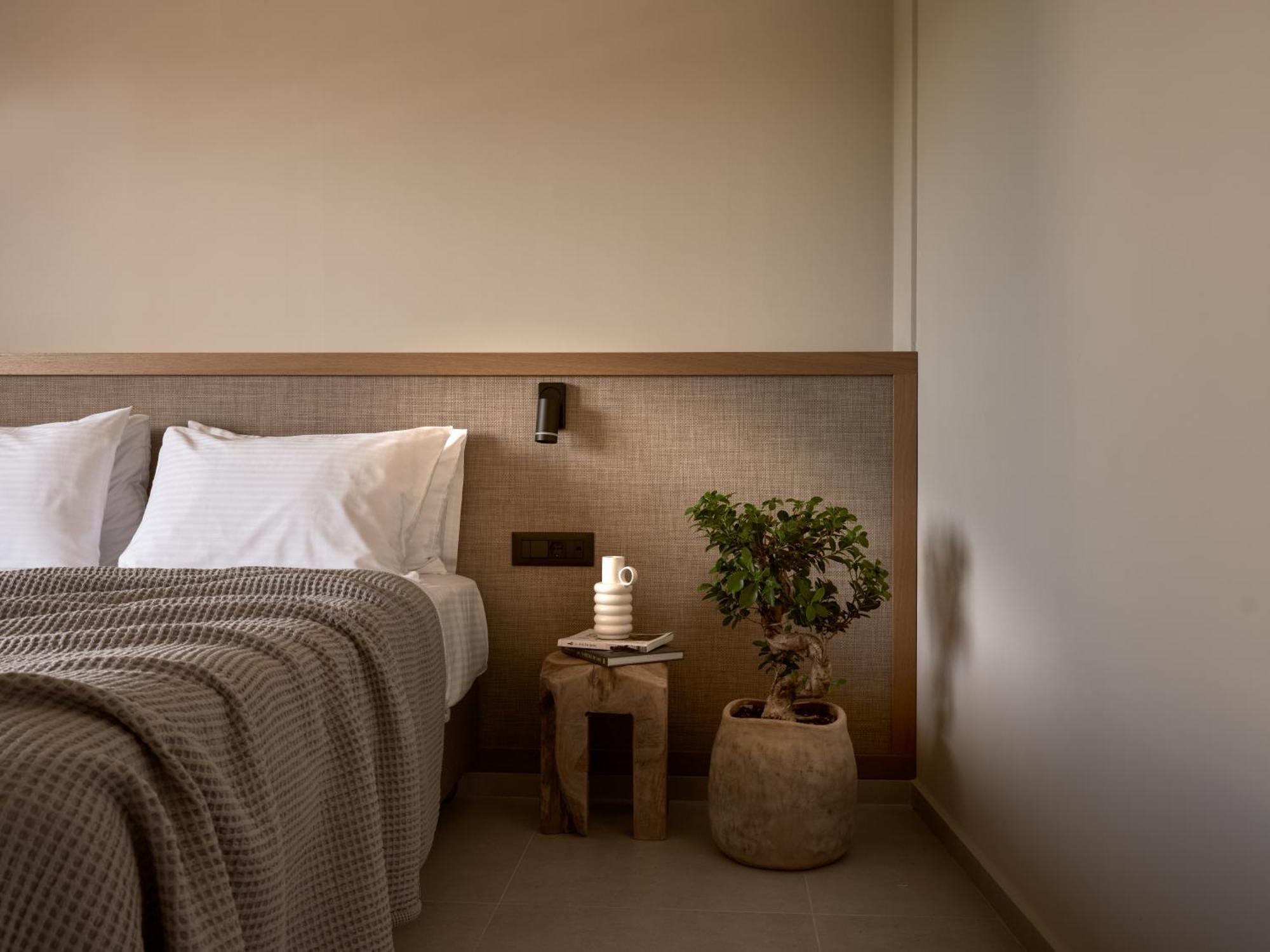 Alamis & Aparthotel 4*