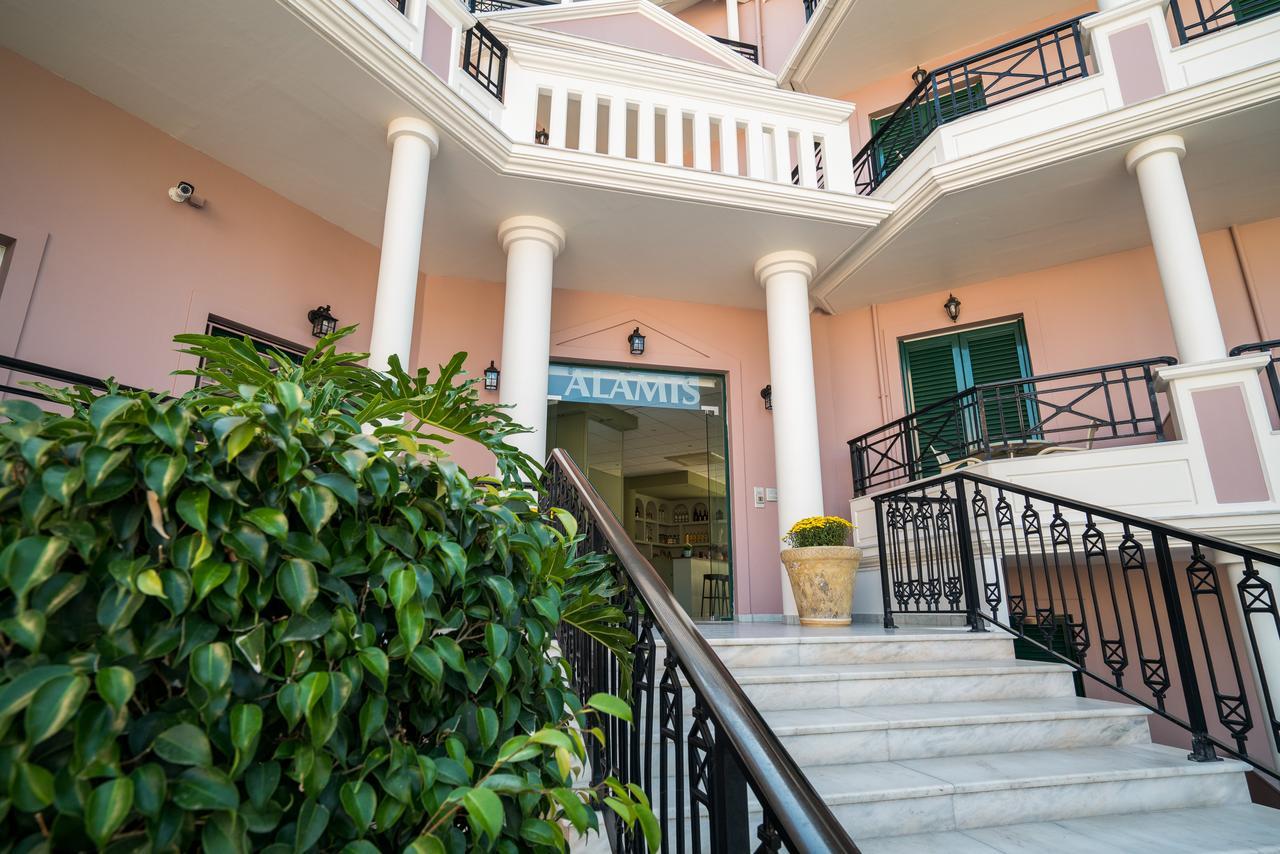 Aparthotel Alamis & 4*